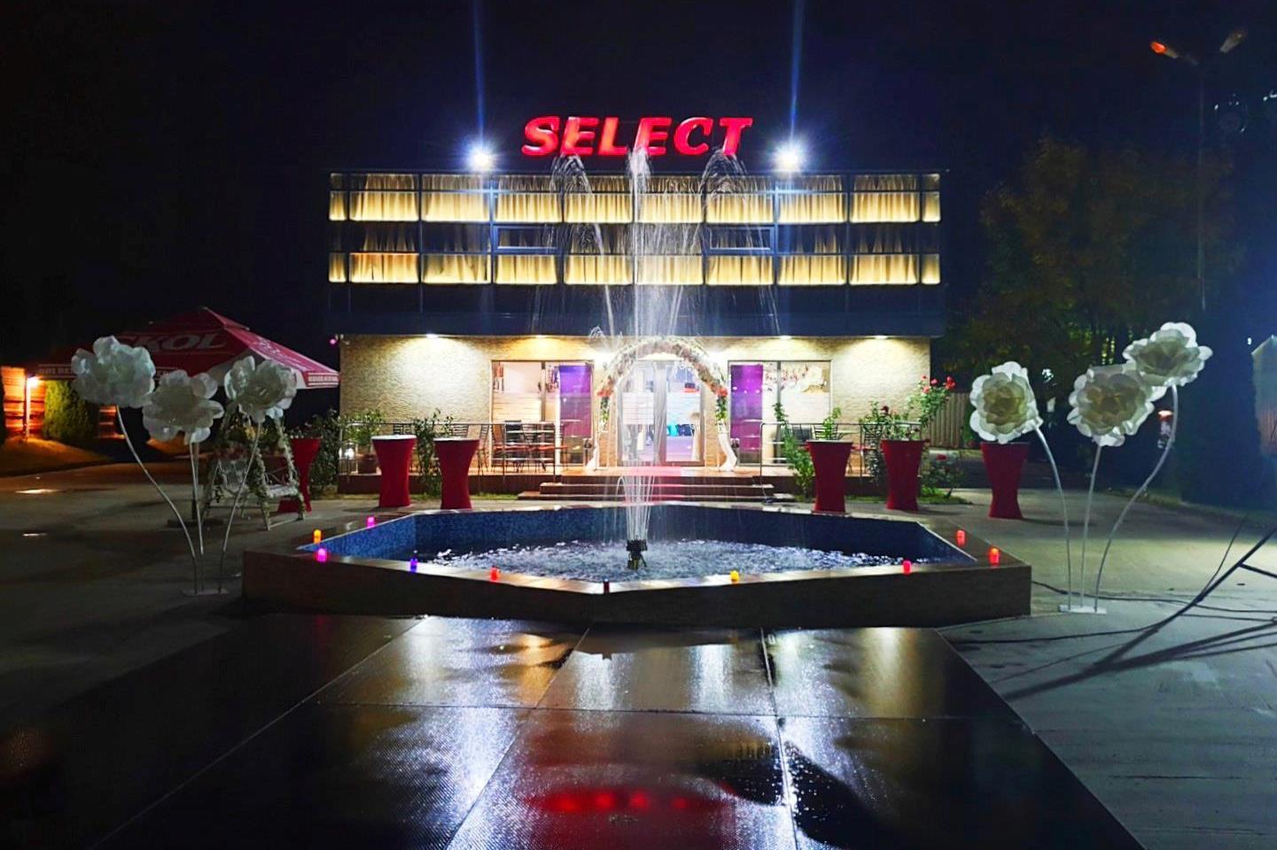 Salon Select